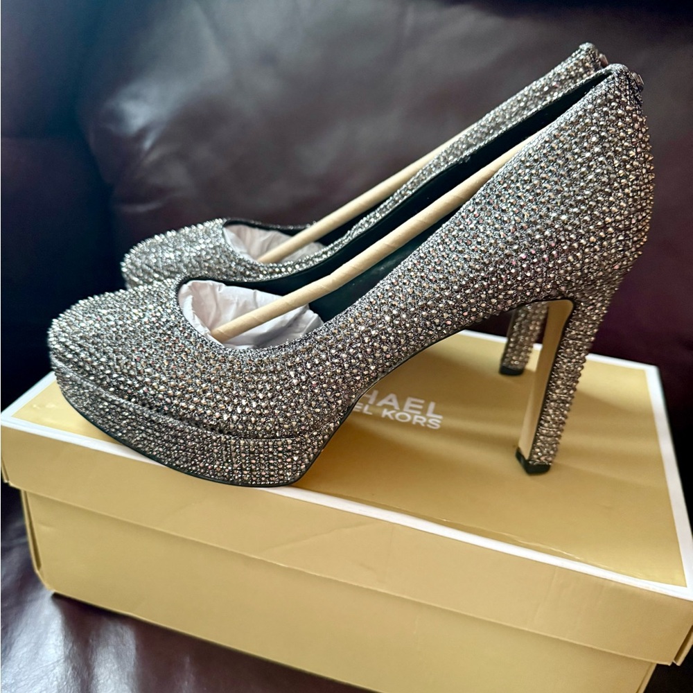 MK CHANTAL EMBELLISHED GLITTER CHAIN- MESH PLATFORM PUMP